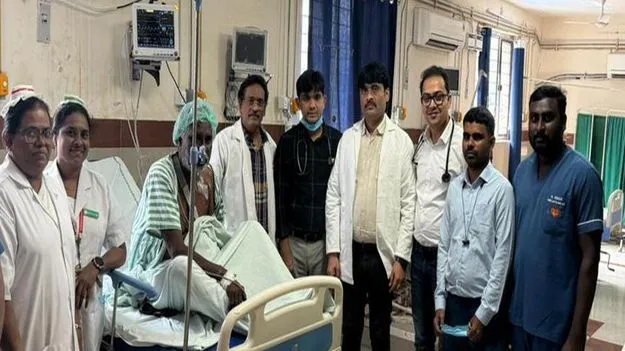 Patient Receives Pacemaker Free Under Aarogyasri: ఖమ్మం జిల్లా ఆస్పత్రిలో రోగి గుండెకు పేస్‌మేకర్‌