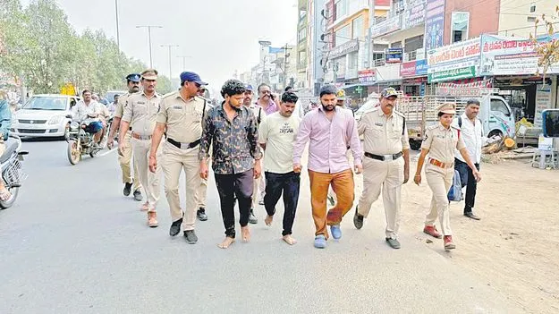 Police Action: అధిక వడ్డీకి అప్పులు.. చెల్లించకుంటే దాడులు