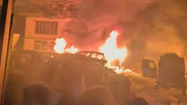 Massive blast at Srinagar: శ్రీనగర్‌ నౌగామ్‌ పోలీస్‌ స్టేషన్‌ వద్ద భారీ పేలుడు 