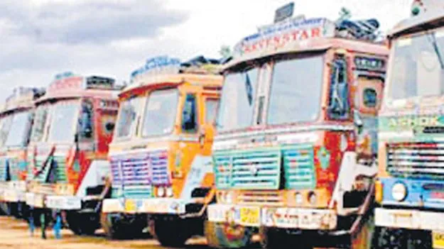 Fee Hike for Lorries: ఫిట్‌నెస్‌ ఫీజుల పెంపునకు బ్రేక్‌