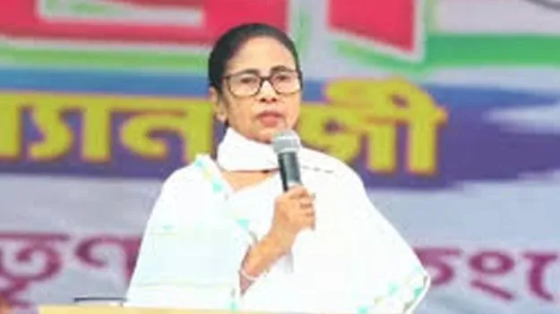 Mamata Warns BJP: నన్ను టార్గెట్‌ చేస్తే మీ పునాదులు కదిలిస్తా