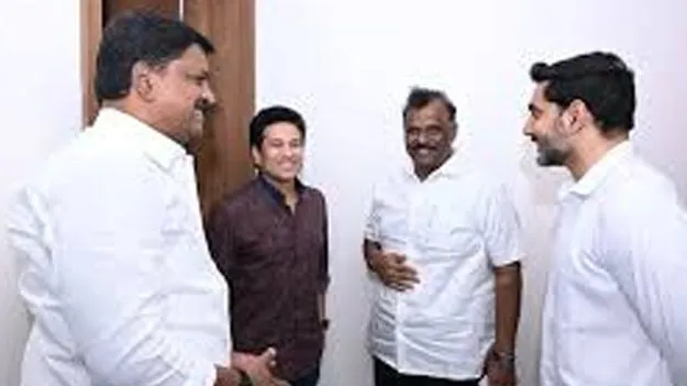 Minister Lokesh Meets Sachin Tendulkar : టెండూల్కర్‌ను కలిసిన మంత్రి లోకేశ్‌ 