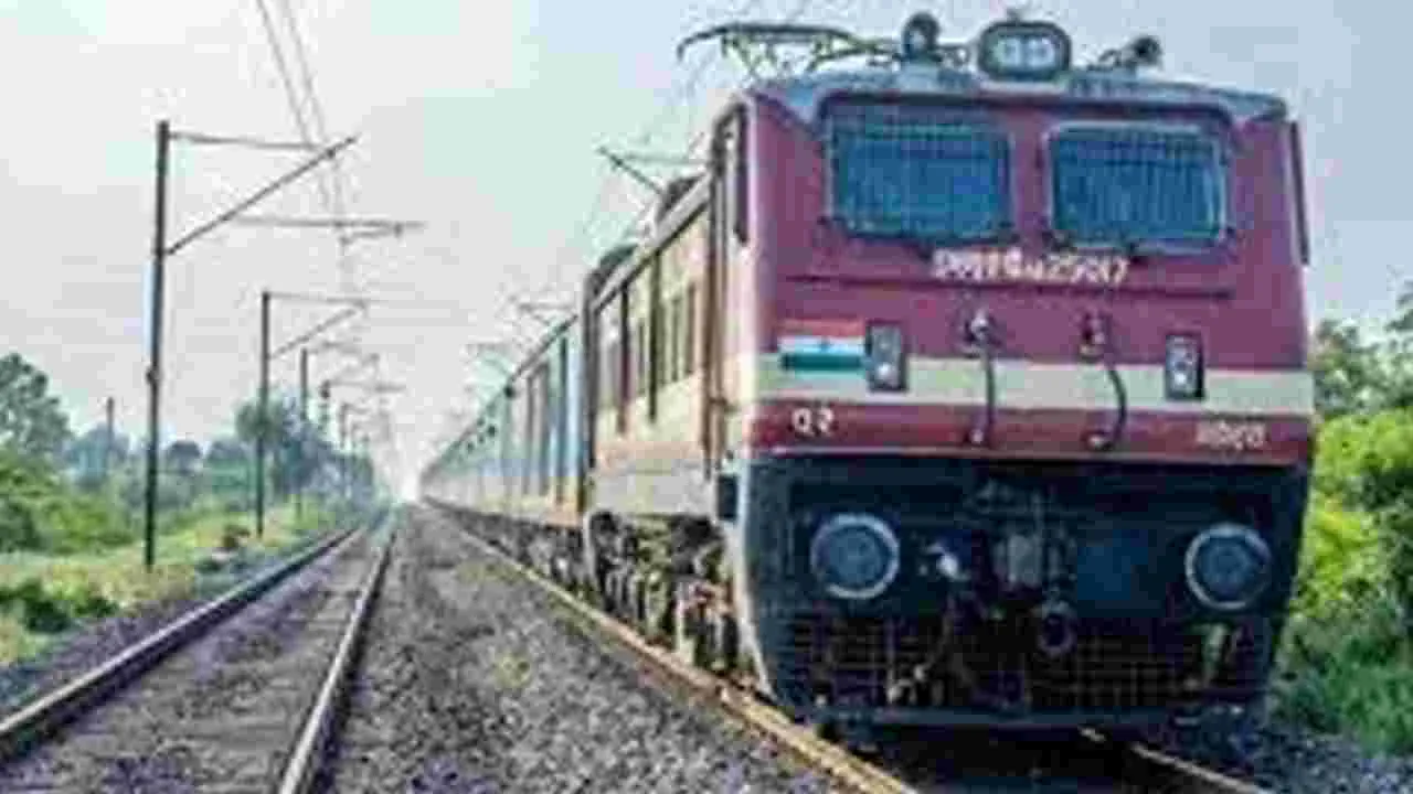 Indian Railways: 15 ఎక్స్‌ప్రెస్‌ రైళ్లలో ఓటీపీ ఆధారిత తత్కాల్‌ టికెట్లు