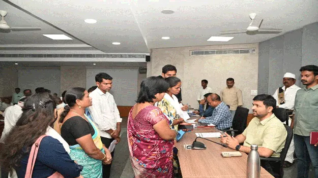 అర్జీలు స్వీకరించి.. భరోసా కల్పించి..