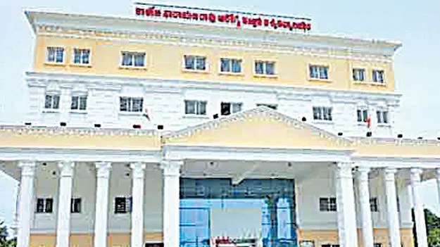 Kaloji Health University: కాళోజీ హెల్త్‌ వర్సిటీ పరీక్షల నియంత్రణ విభాగం సీజ్‌