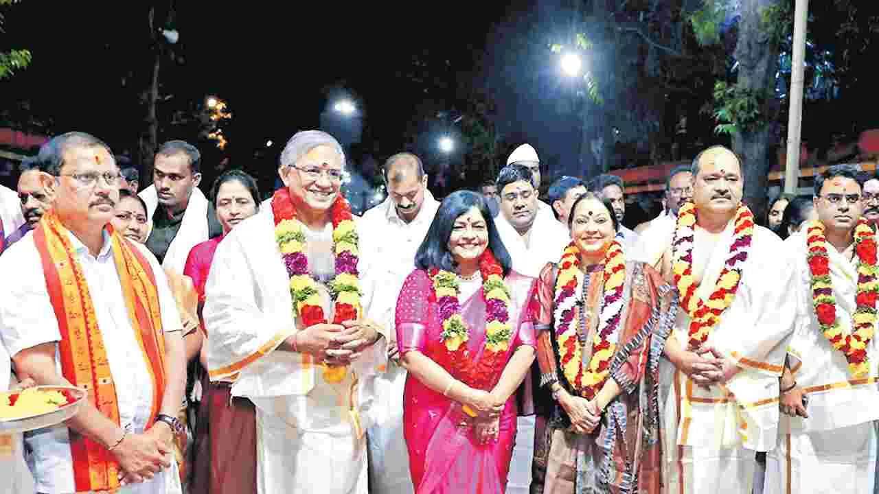 Chief Election Commissioner G. Janesh Kumar: మల్లన్న సేవలో సీఈసీ జ్ఞానేశ్‌ కుమార్‌