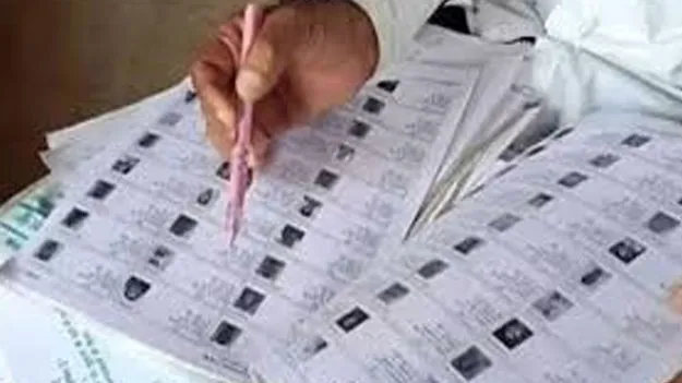 Voter list revision: యూపీలో 2.89 కోట్ల ఓటర్ల పేర్లు తొలగింపు