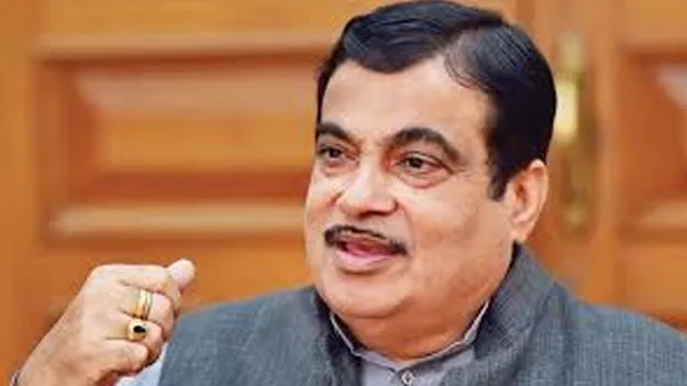 Union Minister Nitin Gadkari: రాష్ట్రాలకు అత్యాధునిక అంబులెన్సులు