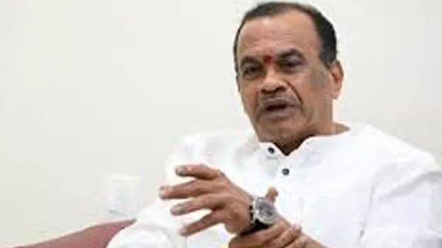 Minister Komatireddy Venkat Reddy: 10 రోజులు టోల్‌ వద్దు!