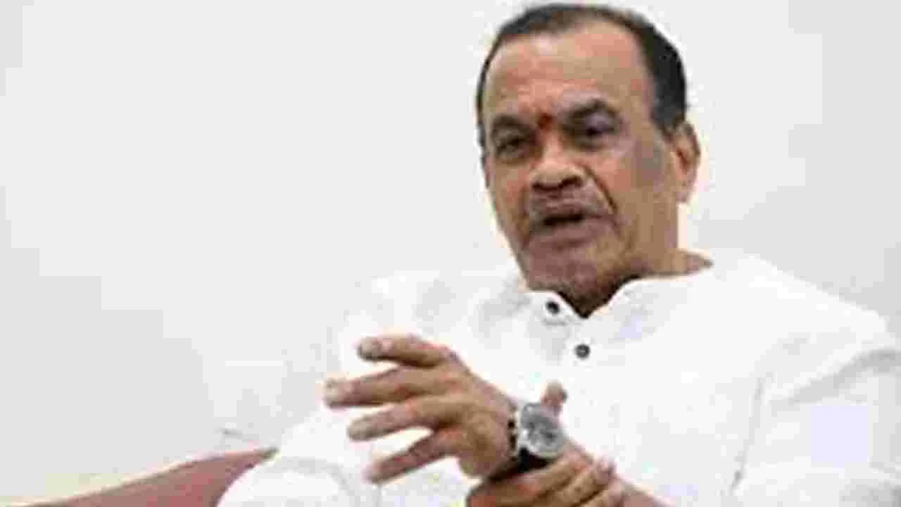 Minister Komatireddy Venkat Reddy: 10 రోజులు టోల్‌ వద్దు!