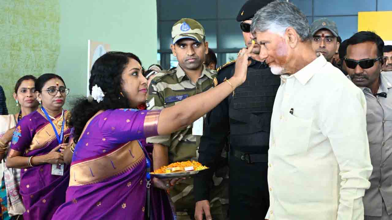  CM Chandrababu Naidu: పాట్నాకు ముఖ్యమంత్రి చంద్రబాబు.. ఘన స్వాగతం పలికిన ఎన్‌డీఏ కూటమి..