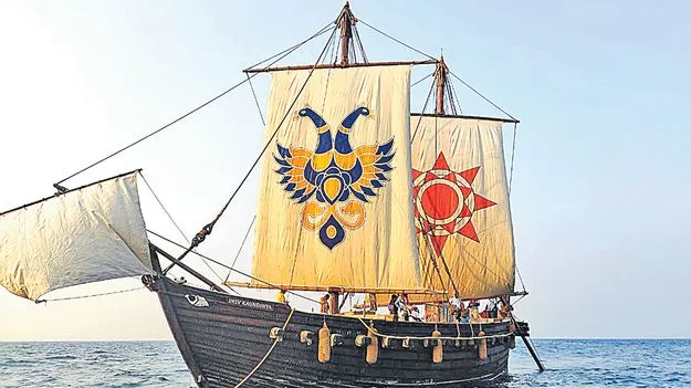 INSV Kaundinya: పురాతన శిల్పంలా.. ఐఎన్‌ఎ్‌సవీ కౌండిన్య  