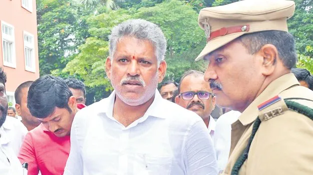 Chevireddy Bhaskar Reddy: మద్యం ముడుపుల నిల్వ, రవాణాలో..చెవిరెడ్డిది ముఖ్య పాత్ర