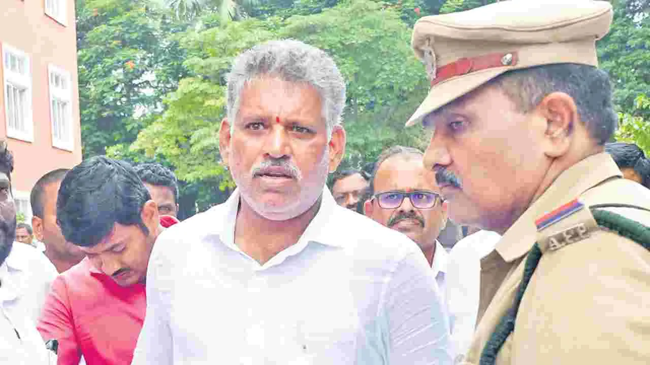 Chevireddy Bhaskar Reddy: మద్యం ముడుపుల నిల్వ, రవాణాలో..చెవిరెడ్డిది ముఖ్య పాత్ర