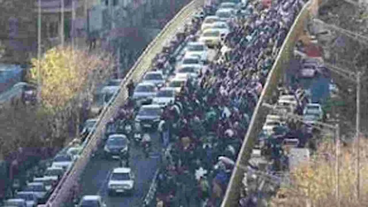 Iran Faces Protests as Currency Plummets: కరెన్సీ పతనం.. అట్టుడుకుతున్న ఇరాన్‌!