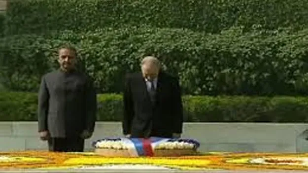 Vladimir Putin: రాజ్‌ఘాట్‌ను సందర్శించిన పుతిన్‌