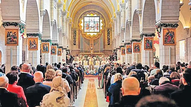 Christmas Celebrations: ప్రపంచవ్యాప్తంగా ఘనంగా క్రిస్మస్‌ వేడుకలు 