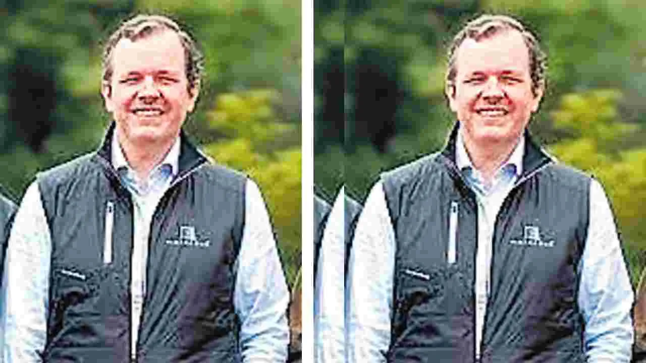 US Businessman: ఉద్యోగులకు 2 వేల కోట్ల బోనస్‌