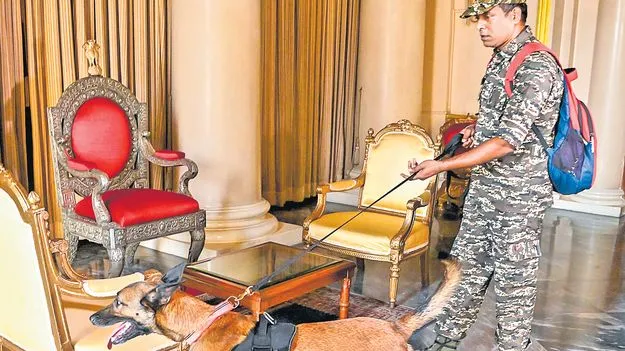 Bengal Raj Bhavan: బెంగాల్‌ రాజ్‌భవన్‌లో తనిఖీలు