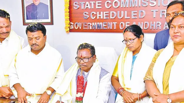 Sol Bojjireddy Sworn: ఎస్టీ కమిషన్‌ చైర్మన్‌గా బొజ్జిరెడ్డి ప్రమాణం