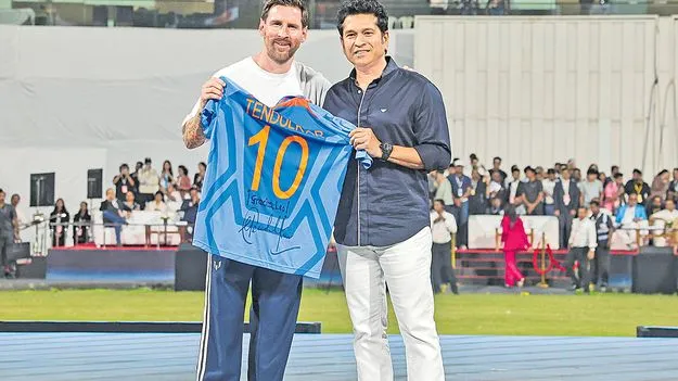 Lionel Messi: మెస్సీ మెరిసె.. ముంబై మురిసె