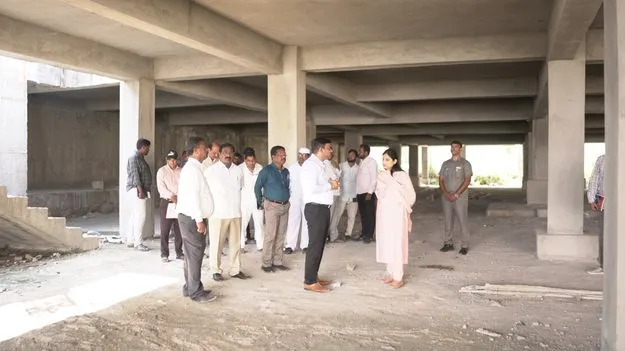 Karimnagar:   ఇంటిగ్రేటెడ్‌ మార్కెట్‌ పనులు పూర్తి చేయాలి 