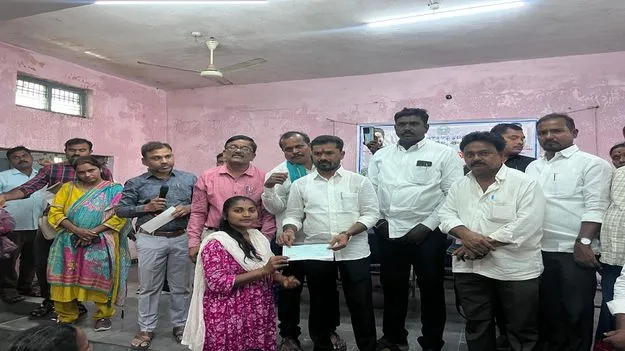 పేదింటి ఆడబిడ్డల రుణం తీర్చుకుంటాం