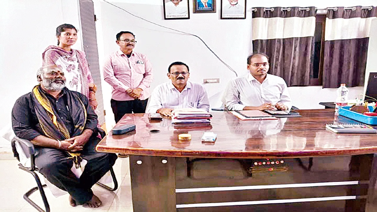 కార్గో ఎయిర్‌పోర్టుపై అపోహవద్దు: ఆర్డీవో