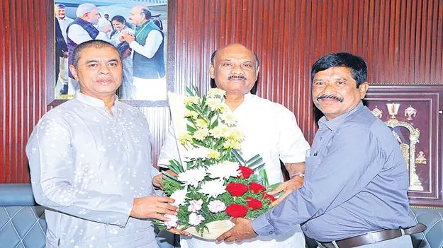 రాష్ట్రాభివృద్ధి కోసం రాజకీయాలకు అతీతంగా కలిసిరండి