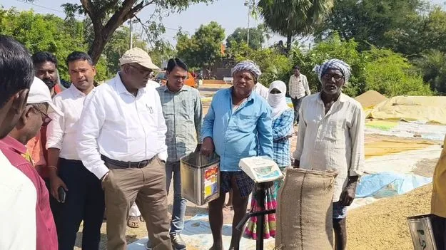 కొనుగోలు కేంద్రంలో జేసీ విచారణ