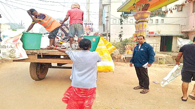 చెత్త ఇవ్వండి..కిరాణా సరుకులు తీసుకెళ్లండి