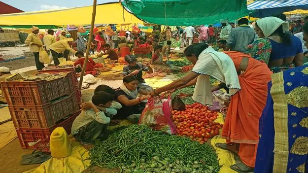 kumaram bheem asifabad- పెరిగిన కూరగాయల ధరలు 