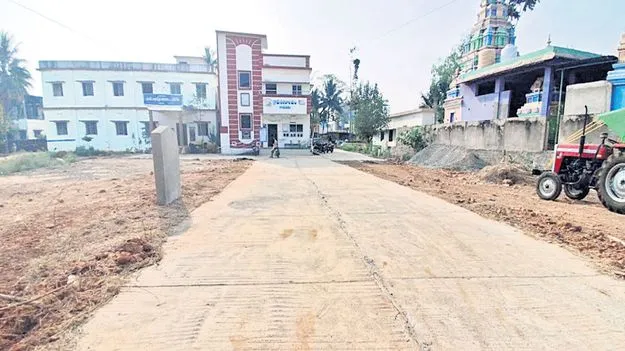 పడకేసిన ఉపాధి పనులు