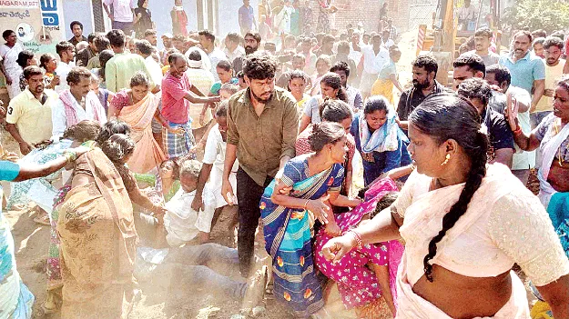 mungeru people fire ముంజేరు రణరంగం