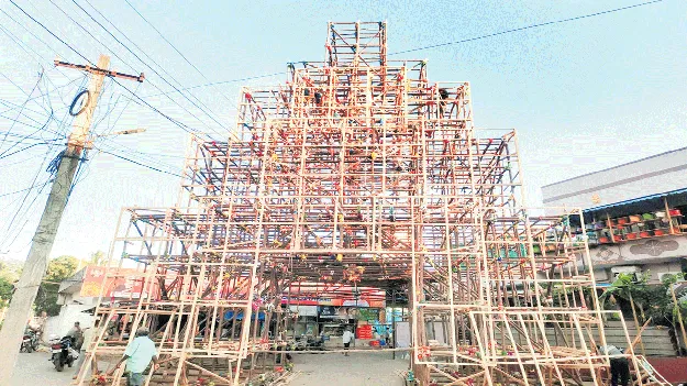 బిక్కవోలులో చురుగ్గా షష్ఠి ఉత్సవ పనులు