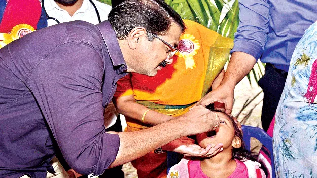 ఐదేళ్లలోపు పిల్లలందరికీ పోలియో చుక్కలు వేయించాలి