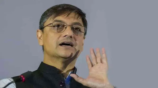 Sanjeev Sanyal: రూపాయి పతనంపై దిగులొద్దు