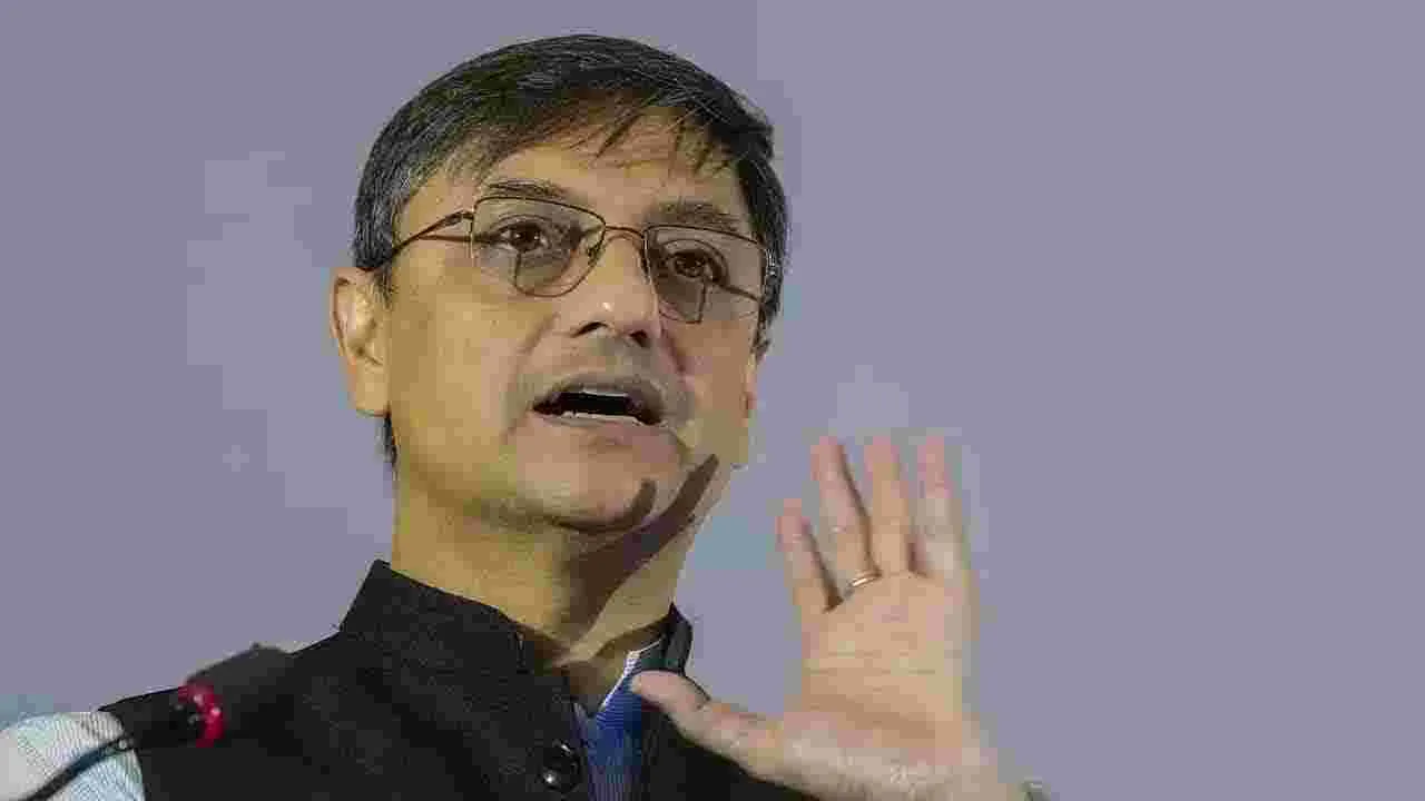 Sanjeev Sanyal: రూపాయి పతనంపై దిగులొద్దు