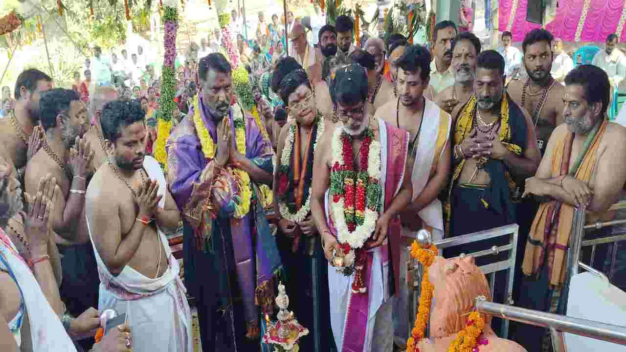 వైభవంగా అయ్యప్ప మండల మహా పడిపూజ