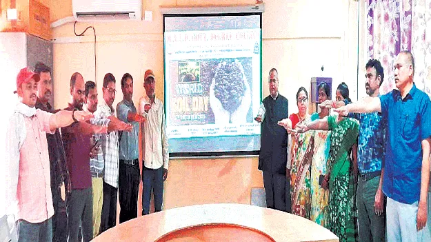 జీవకోటి మనుగడకు మట్టే ఆధారం 