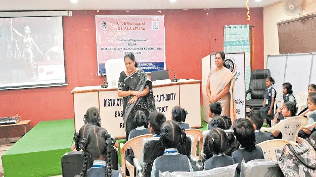 విద్యార్థులు విషయ పరిజ్ఞానం పెంచుకోవాలి