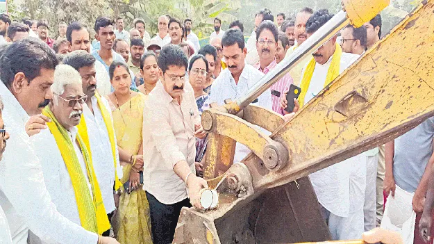 రూ.7.10 కోట్లతో అనపర్తి-బిక్కవోలు రోడ్డు అభివృద్ధి