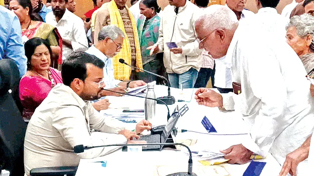 అర్జీలను సత్వరమే పరిష్కరించాలి: జేసీ