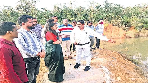    వాటర్‌షెడ్‌ పనుల పరిశీలన