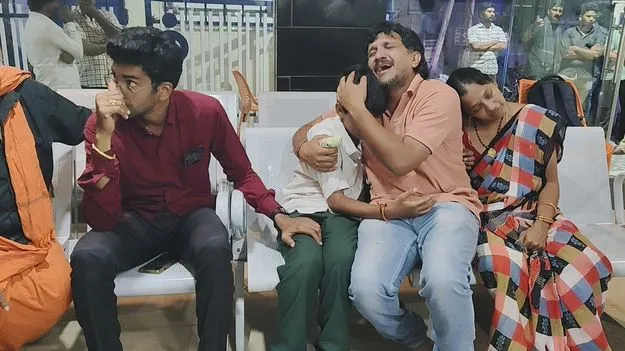 వైద్యుల నిర్లక్ష్యానికి ఇద్దరు బలి..!