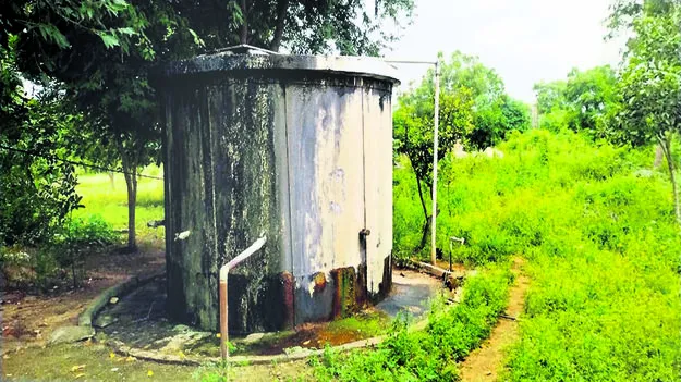 TANK: ట్యాంక్‌ల వద్ద అపరిశుభ్రం 