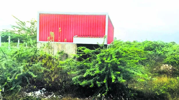 WATER: నిరుపయోగంగా నీటి శుద్ధి కేంద్రాలు