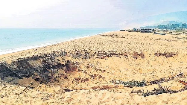 సాగర తీరంలో ఇసుక దోపిడీ