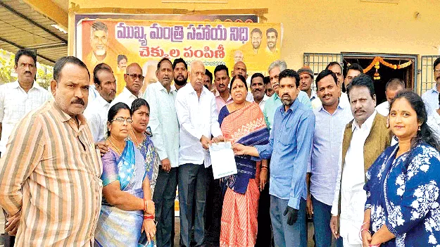   ప్రజలను తప్పుదోవ పట్టిస్తున్న వైసీపీ