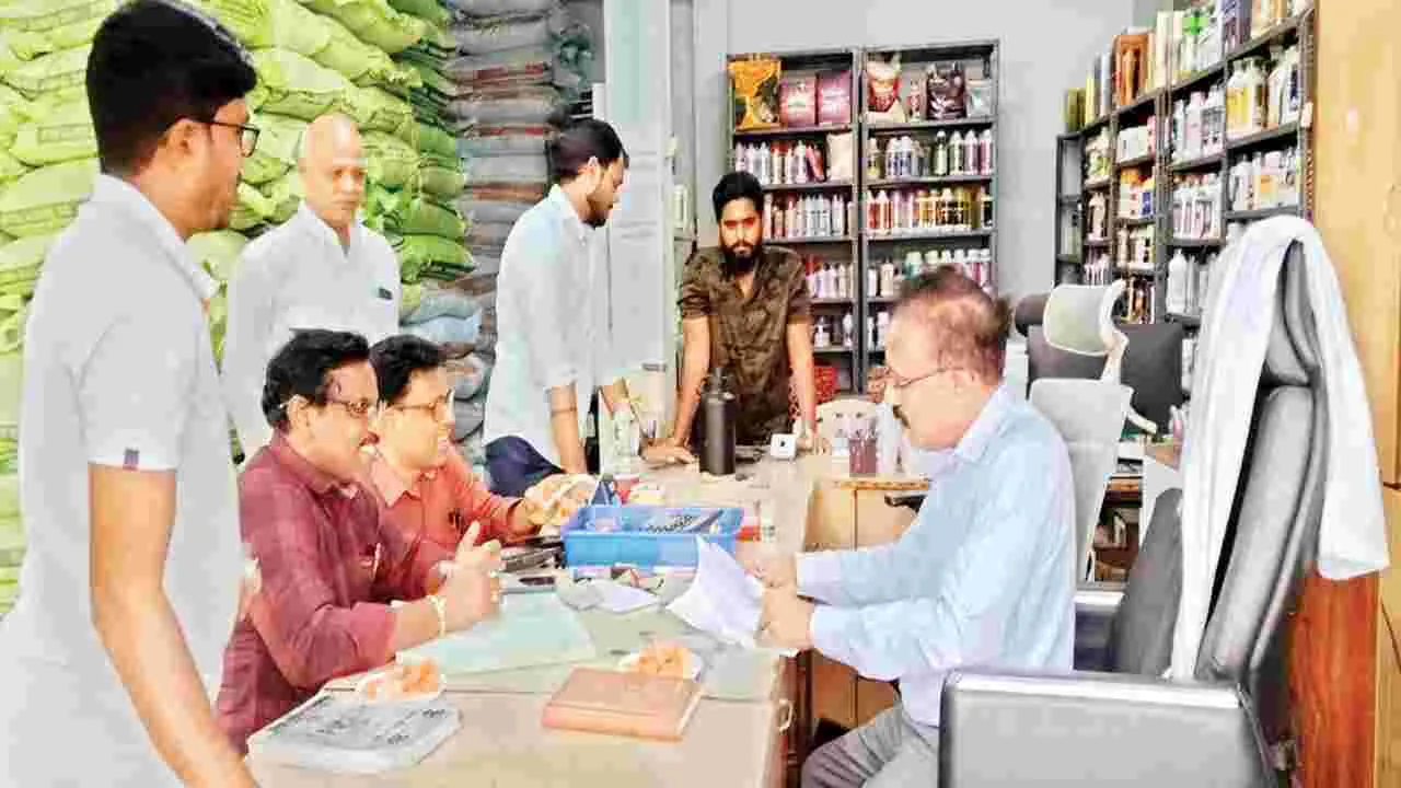 రబీకి సరిపడే యూరియా నిల్వలు